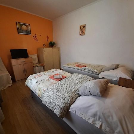 Kis Rigo Vendeghaz 호텔 Salgótarján 외부 사진